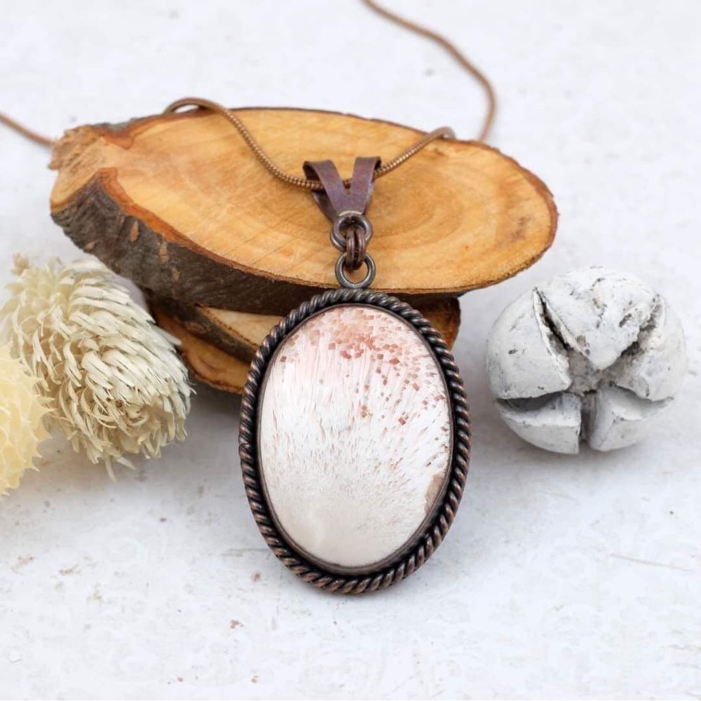 Handcrafted Scolecite pendant in Copper Setting with 18” chain NWOT